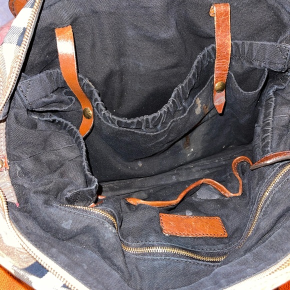 Vintage Burberry canvas and leather diaper bag with changing pad. - Picture 9 of 16